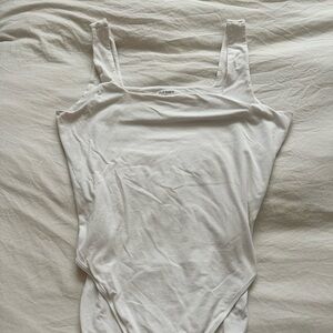 XL OLD NAVY SQUARE NECK WHITE BODY SUIT - USED